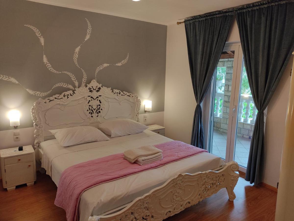 Apartments Milka Vodice Kültér fotó