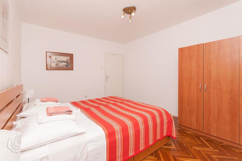 Apartments Milka Vodice Kültér fotó
